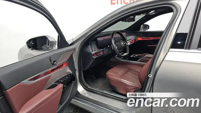 BMW 7 Series G70 — Фото автомобиля 15