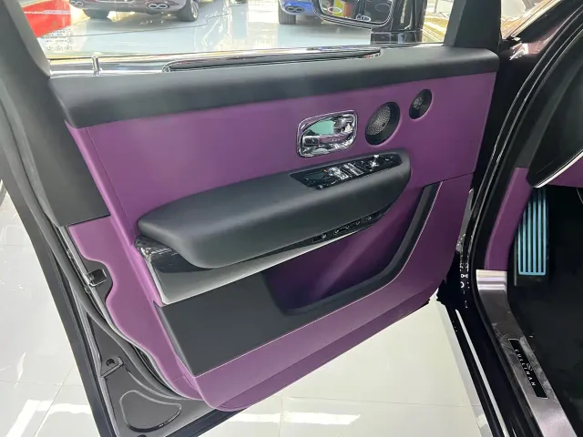 Rolls-Royce Cullinan — Фото автомобиля 17