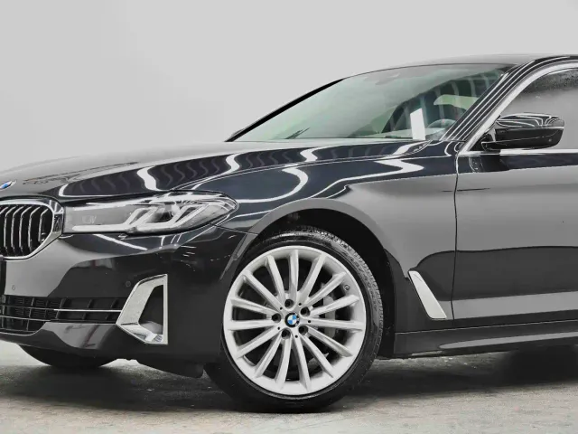 BMW 5 Series — Фото автомобиля 9