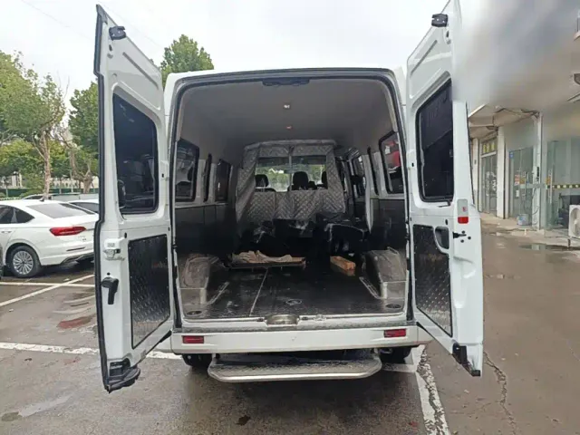 Maxus Xintu V80 — Фото автомобиля 18
