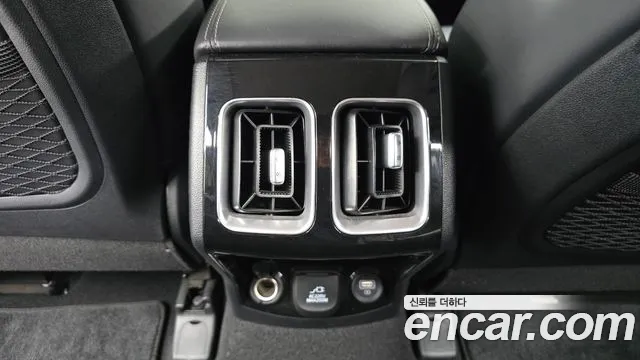 Kia Sorento Sorento 4-е поколение Бензин 2.5T 2WD — Фото автомобиля 28