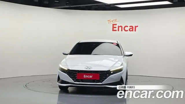 Hyundai AVANTE Avante (CN7) — Фото автомобиля 3