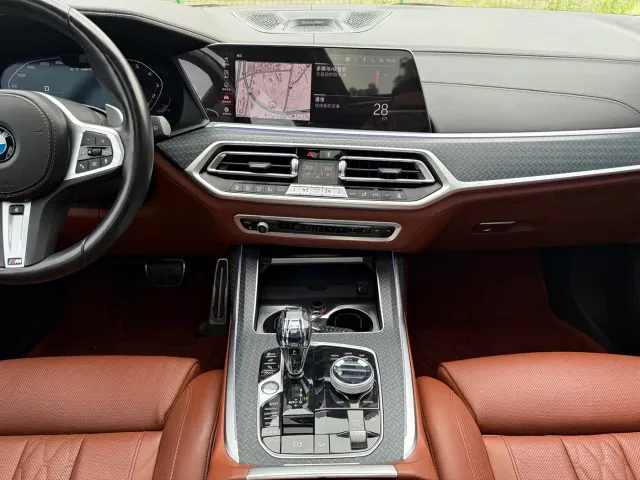 BMW X7 — Фото автомобиля 10