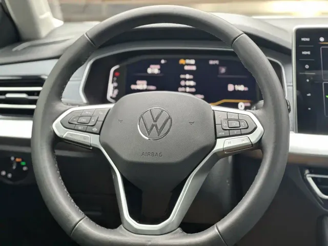 Volkswagen Lavida — Фото автомобиля 8