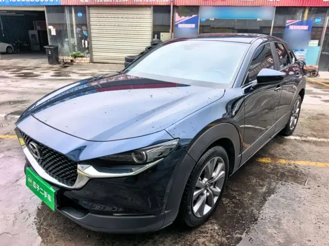 Фотография автомобиля — Mazda CX-30