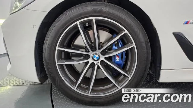 BMW 5 Series G30 — Фото автомобиля 5