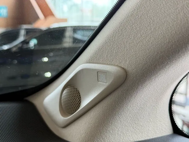 Toyota Alphard — Фото автомобиля 18