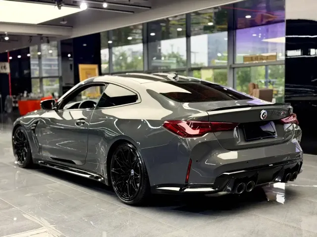 BMW M4 — Фото автомобиля 4