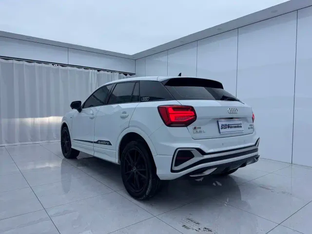 Audi Q2L — Фото автомобиля 4