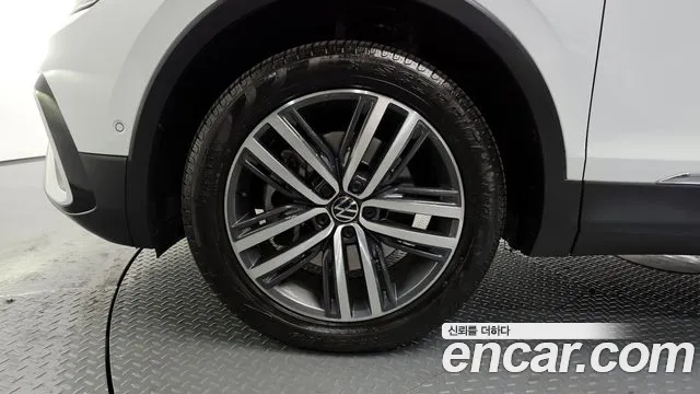 Volkswagen Tiguan — Фото автомобиля 5