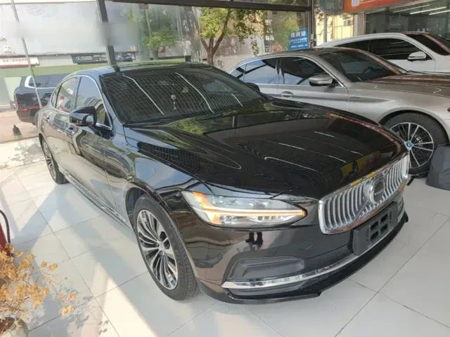 Volvo S90 — Фото автомобиля 3