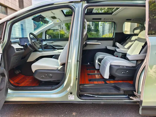 Maxus Dajia 7 — Фото автомобиля 4