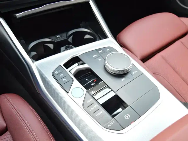 BMW i4 — Фото автомобиля 9