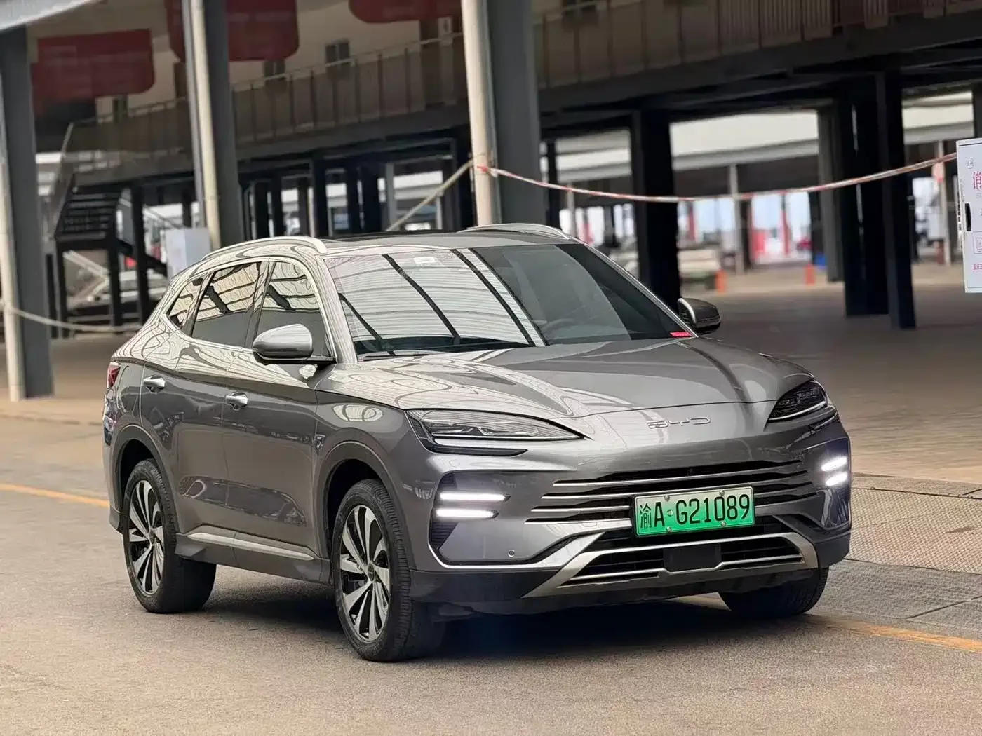 BYD Song PLUS PHEV 2024 Glory Edition DM-i 150km Flagship PLUS — Фото автомобиля 3