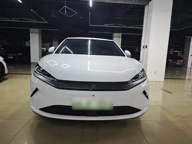 BYD Qin L — Фото автомобиля 24
