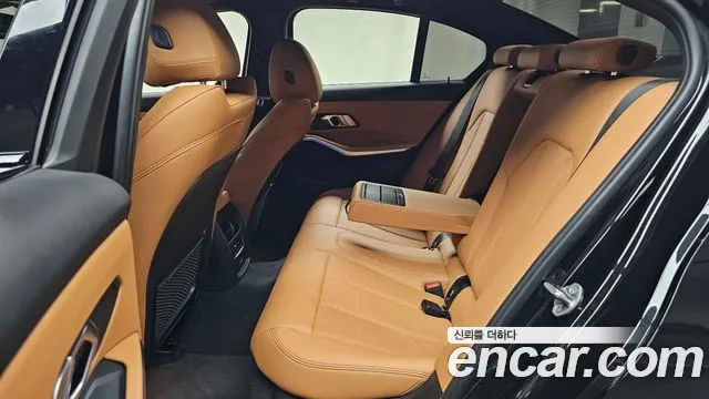 BMW 3-Series 3 серия (G20) 320i M Sport — Фото автомобиля 12