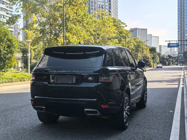 Land Rover Range Rover Sport — Фото автомобиля 16
