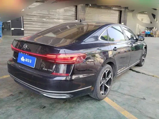 Volkswagen Passat — Фото автомобиля 3