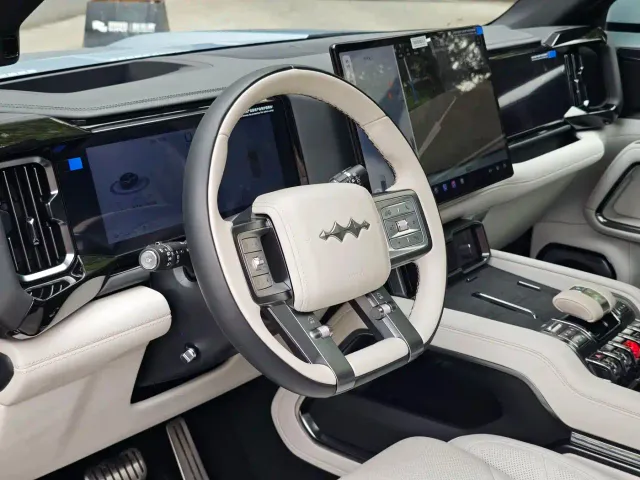 BYD FangChengBao Leopard 8 — Фото автомобиля 14
