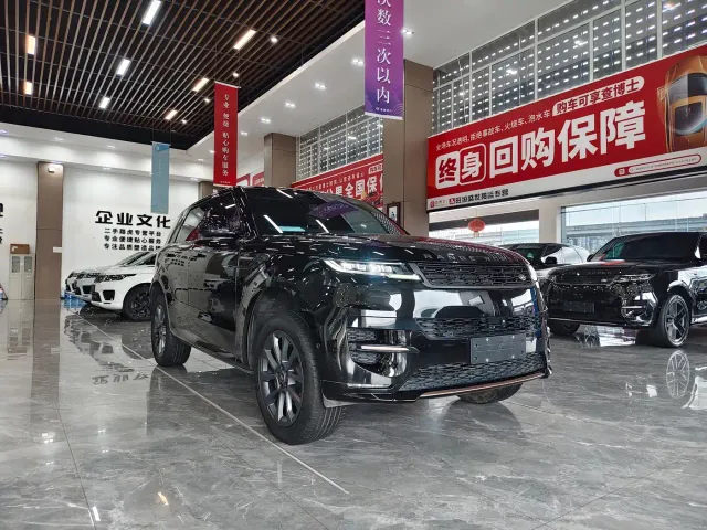 Land Rover Range Rover Sport — Фото автомобиля 3