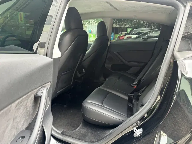 Tesla Model Y — Фото автомобиля 5