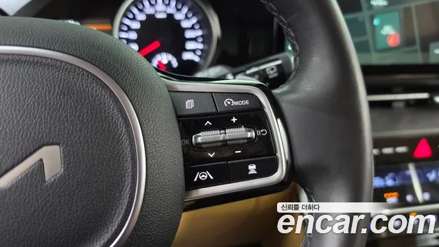 Kia Carnival Generation 4 — Фото автомобиля 22