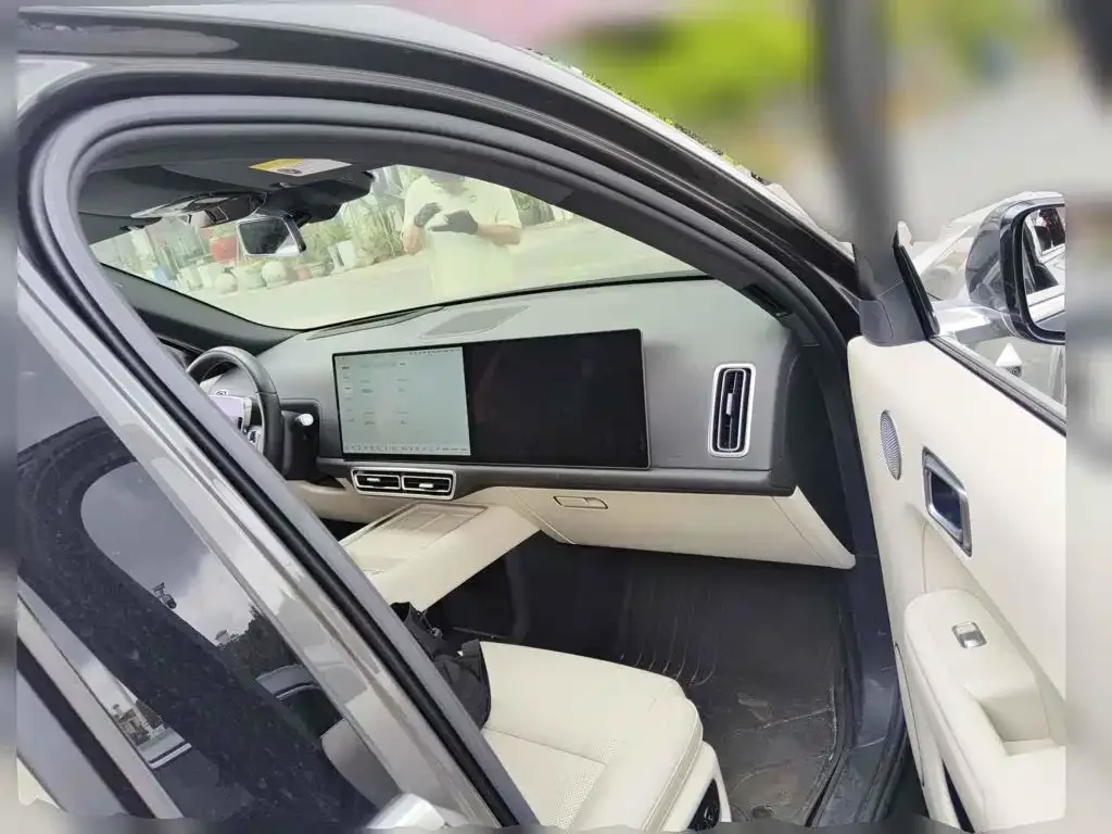 Li Auto Li Xiang L9 2024 Model Ultra — Фото автомобиля 13
