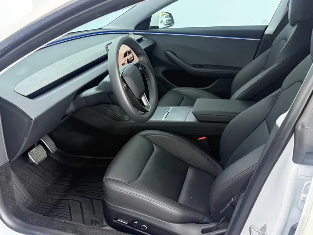 Tesla Model 3 — Фото автомобиля 7