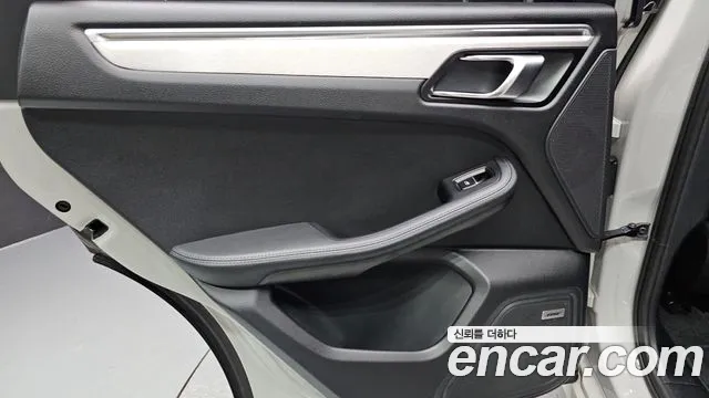Porsche Macan — Фото автомобиля 14
