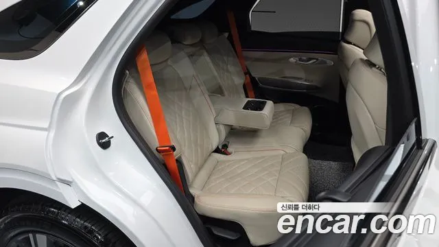 Genesis GV70 — Фото автомобиля 18