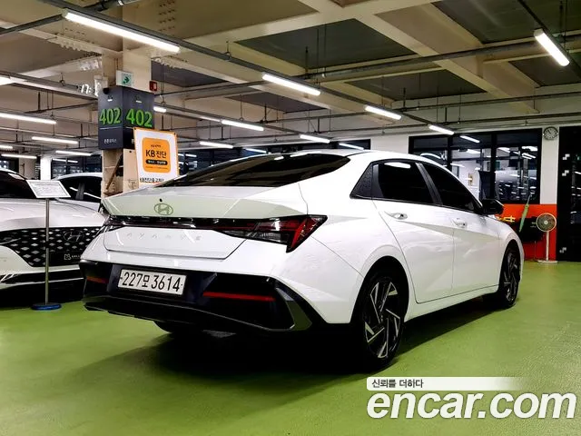 Hyundai Avante CN7 — Фото автомобиля 2