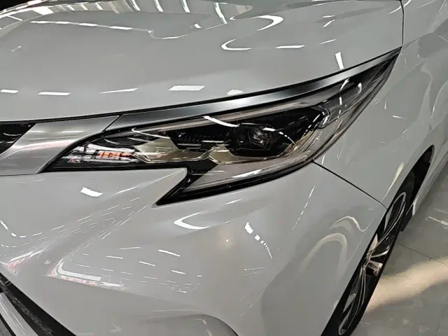 Toyota Granvia — Фото автомобиля 23
