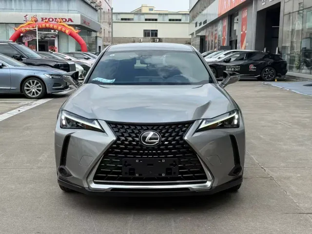 Lexus UX — Фото автомобиля 2