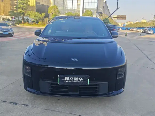 Li Auto i6 — Фото автомобиля 2