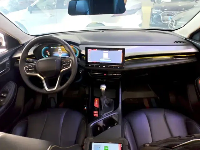 Roewe i5 — Фото автомобиля 9