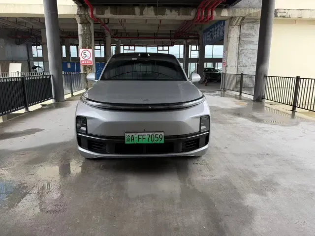Li Auto L9 — Фото автомобиля 3
