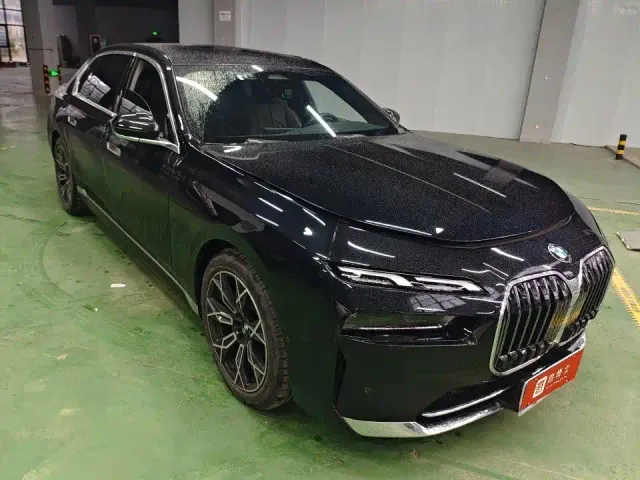 BMW 7 Series — Фото автомобиля 2