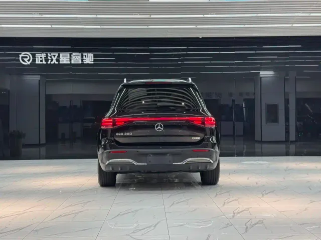 Mercedes-Benz EQB — Фото автомобиля 4