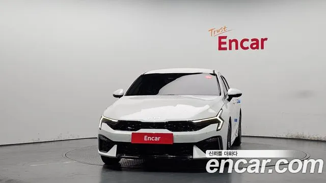 Kia K5 Новый K5 3 поколение 2.0 LPi(Для проката) — Фото автомобиля 3