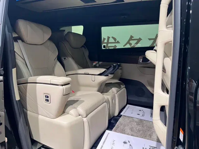Toyota Alphard — Фото автомобиля 8