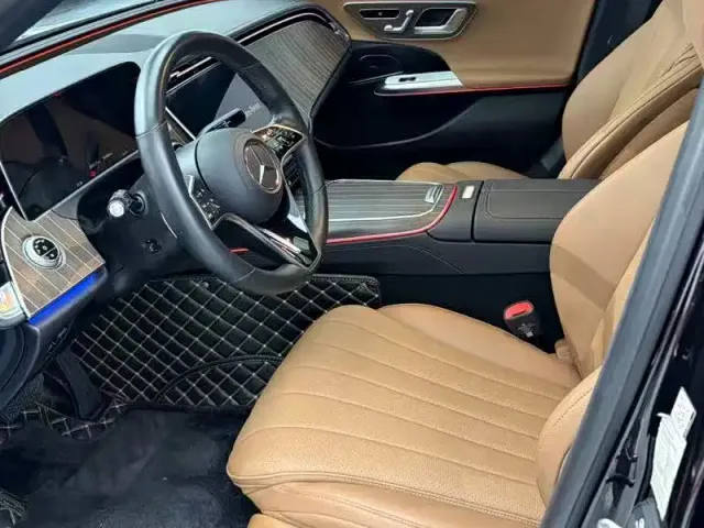 Mercedes-Benz E-Class — Фото автомобиля 4