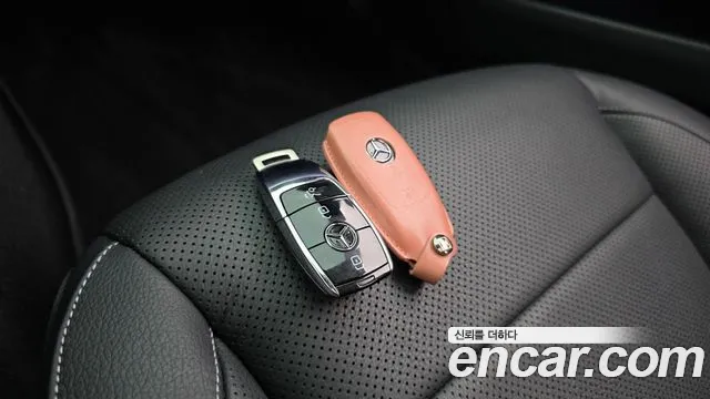 Mercedes-Benz E-Class — Фото автомобиля 8