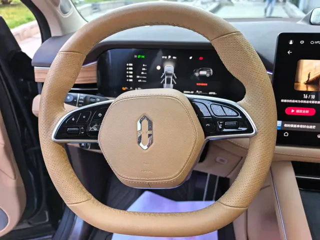 Aito M7 — Фото автомобиля 13
