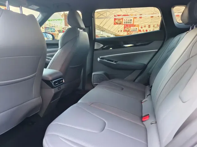Geely Boyue — Фото автомобиля 8