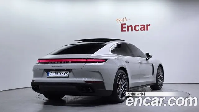 Porsche Panamera — Фото автомобиля 2