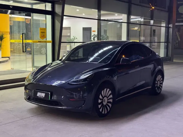 Фотография автомобиля — Tesla Model Y