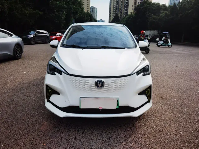 Changan Benben E-Star — Фото автомобиля 2