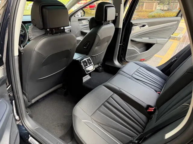 Volkswagen Passat — Фото автомобиля 10