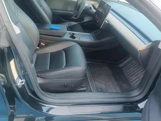 Tesla Model 3 — Фото автомобиля 8