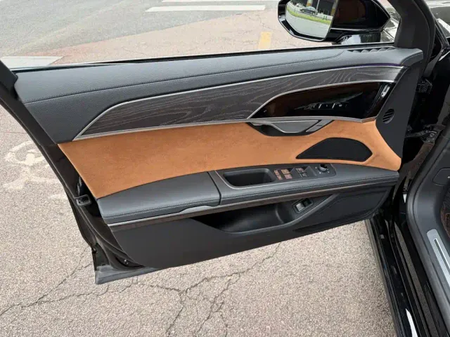Audi A8 — Фото автомобиля 6